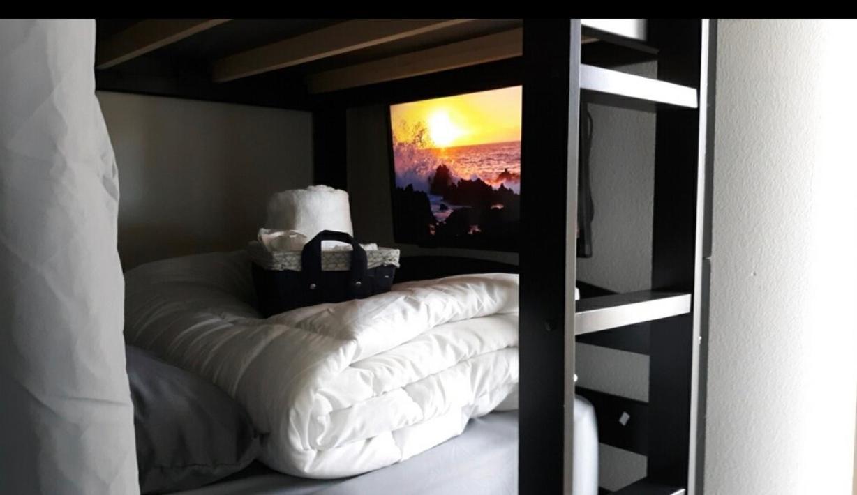 Luxury Stays Ингълуд Екстериор снимка